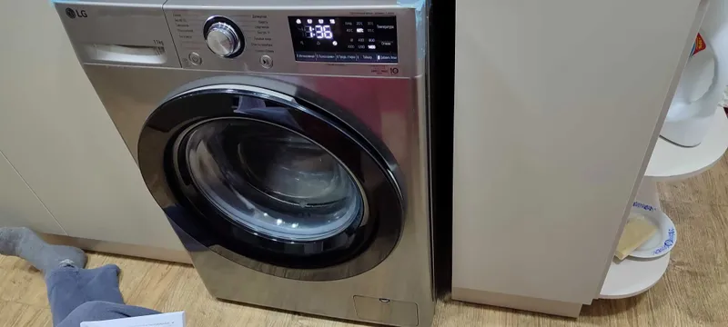 Стиральная машина LG F4V3ES6S с загрузкой 11 кг — фото 1