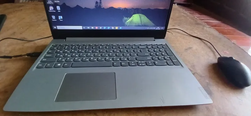 Lenovo notebook sotiladi 3 Lenovo notebook sotiladi 3