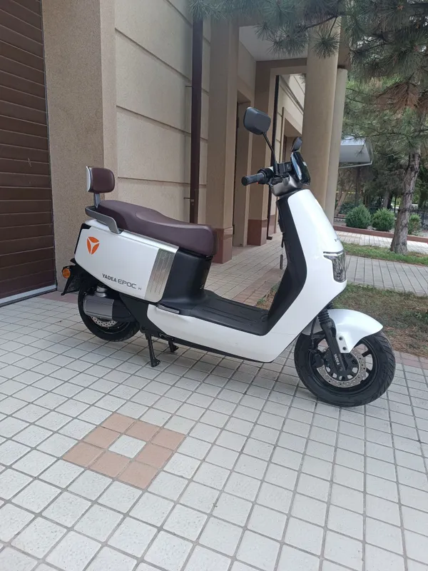 Продаю электроскутер YADEA EPOC H с маленьким пробегом.