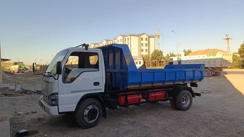 Isuzu Samosval sotiladi moshina Radnoy 3 Isuzu Samosval sotiladi moshina Radnoy 3