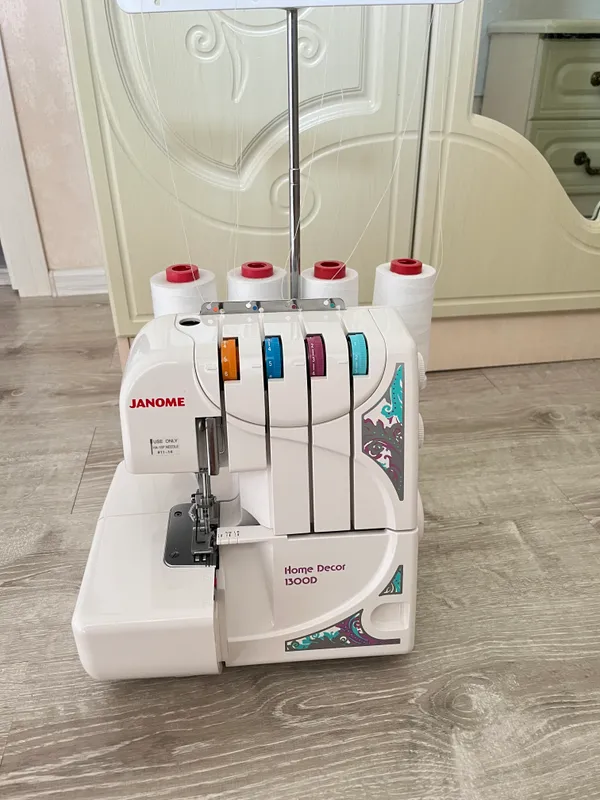 Оверлок Janome