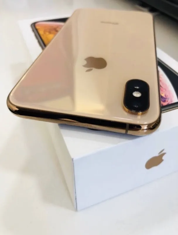 iPhone Xs max 256 gold LLA