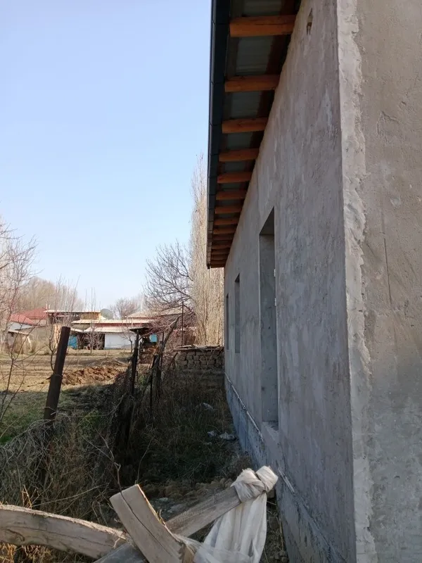 Qibrayda may maxallasida yer korobka uyi bn sotiladi — фото 1