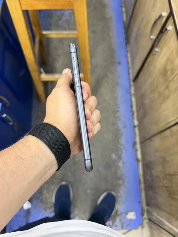 iPhone 11 black 64gb 3