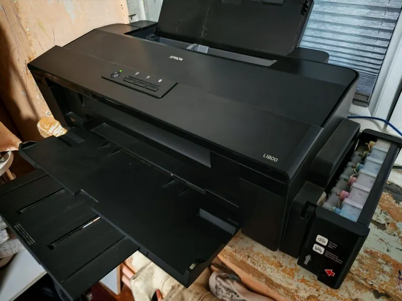 Printer sotiladi epson L1800 1 Printer sotiladi epson L1800 1