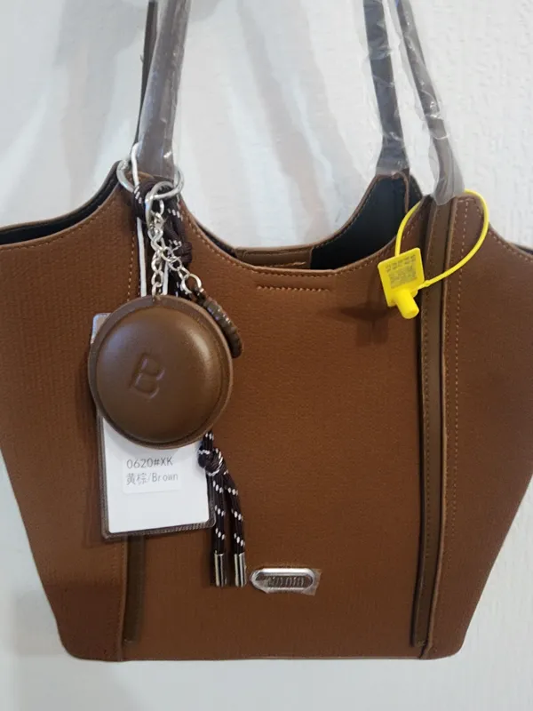 Большие сумки от бренда MIU MIU — фото 2