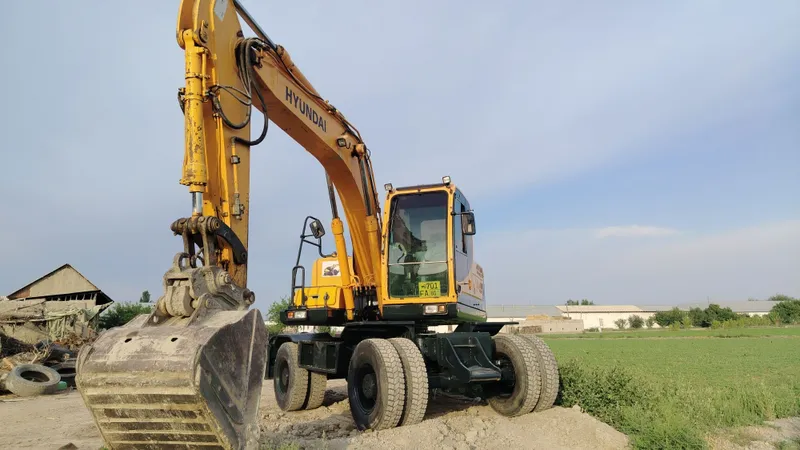 Hyundai 140 ekskavator 4