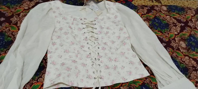 Gulli, karsetli kofta, Xitoyniki, yangi kiyilmagan — фото 1