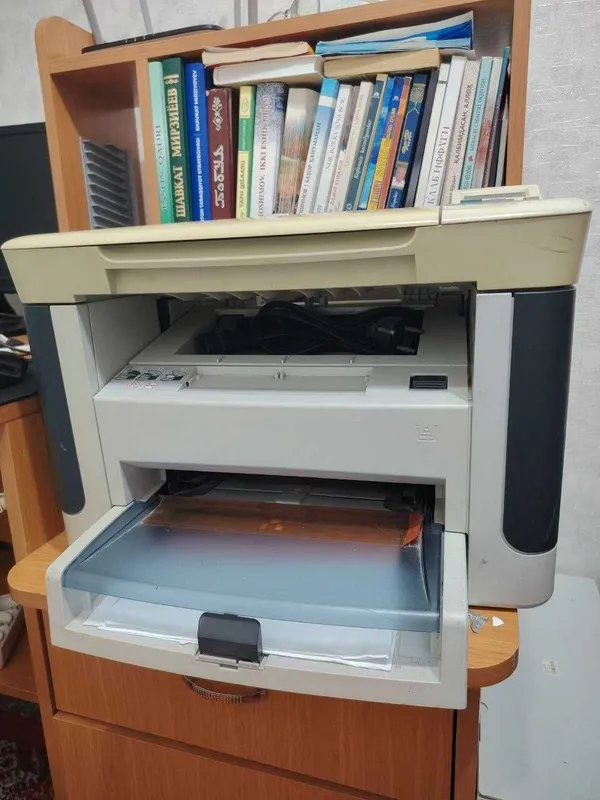 Многофункциональный принтер HP LaserJet M1120 MFP в хорошем состоянии 1