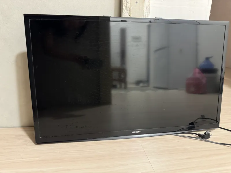 Продается телевизор SAMSUNG 32