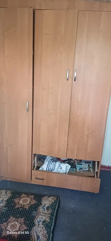 Шифоньер в таком состоянии, отдам бесплатно Шифоньер в таком состоянии, отдам бесплатно