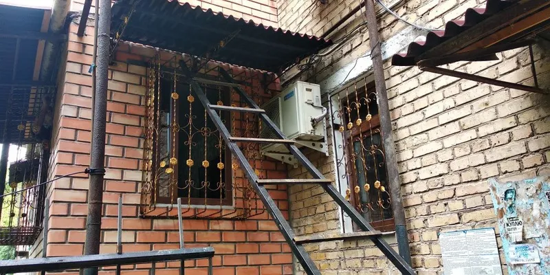 Deraza panjaralari, to‘siqlar, soyabonlar arzon Reshetki-Panjara 4