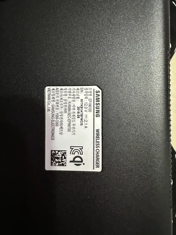 Продаю оригинальную беспроводную зарядка Samsung 2