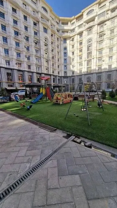 6-комнатная квартира, 200 м², Яккасарай 10