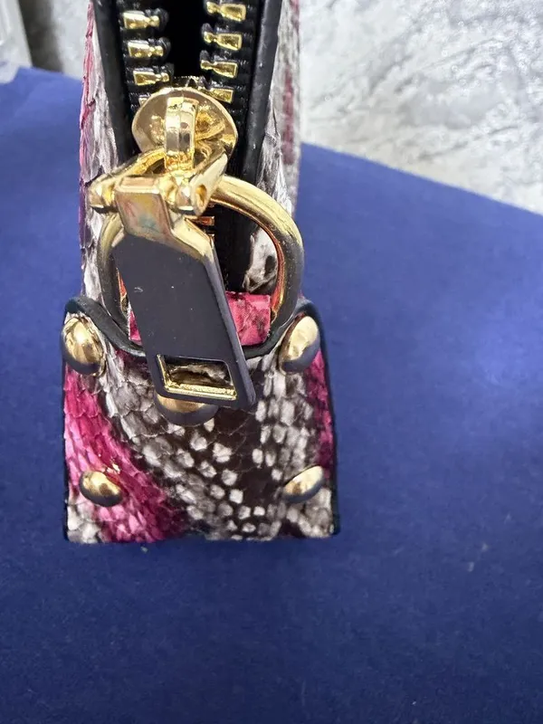 Платок FENDI оригиналь,сумочка . — фото 4