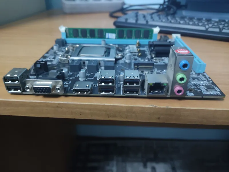 OEM H61, I7 2600, 8GB ram — фото 1