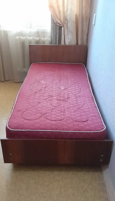 Продаю односпальная кровать в хорошем состоянии