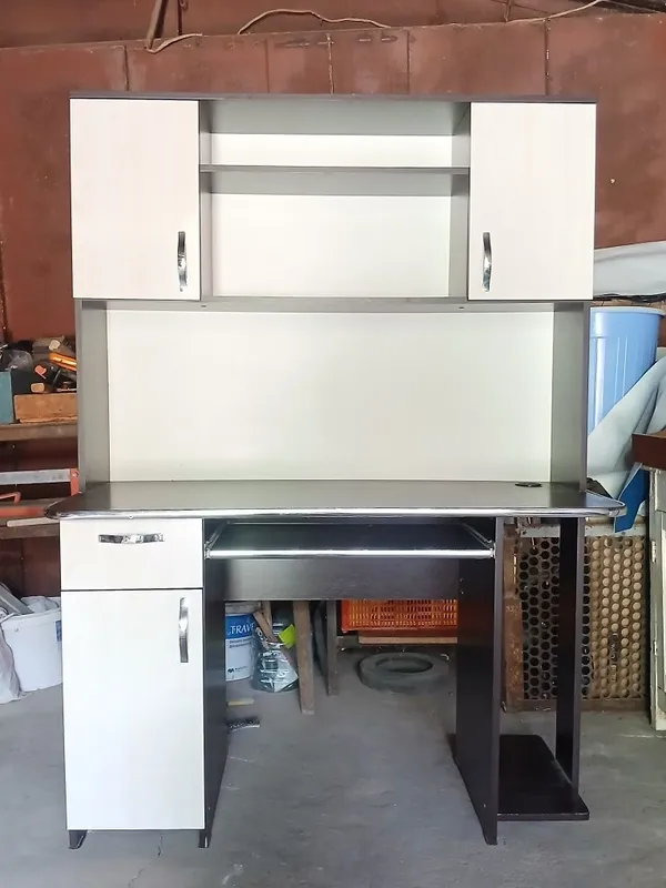 Продается компьютерный стол, Mebel sotiladi