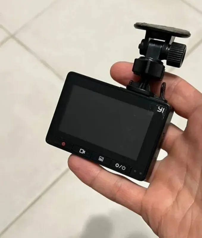Видеорегистратор Xiaomi Yi SMART Dash Camera с Wi-Fi 2
