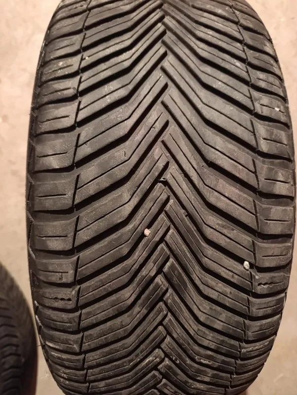Michelin R18. 245/45/R18. 2 dona Michelin R18. 245/45/R18. 2 dona