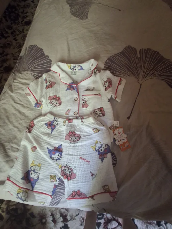 bolalar pijamasi sotiladi bolalar pijamasi sotiladi