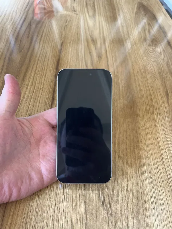 Iphone 15 pro titanium 2