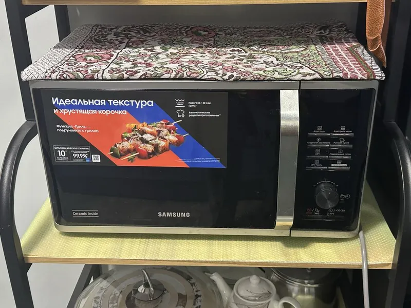 Микроволновка Samsung biokeramika почти новый