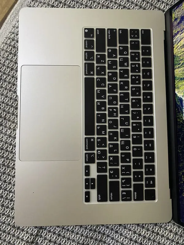 Macbook air m2 15 16/256 3