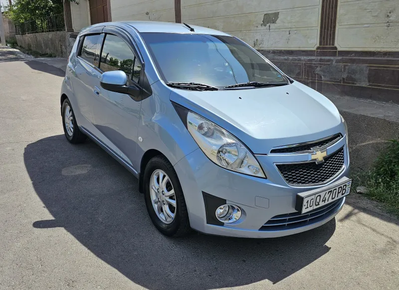 Срочно spark 1.0 автомат в отличном состоянии с маленьким пробегом 2