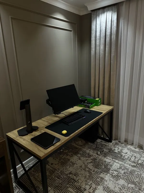 Kompyuter uchun Loft stol