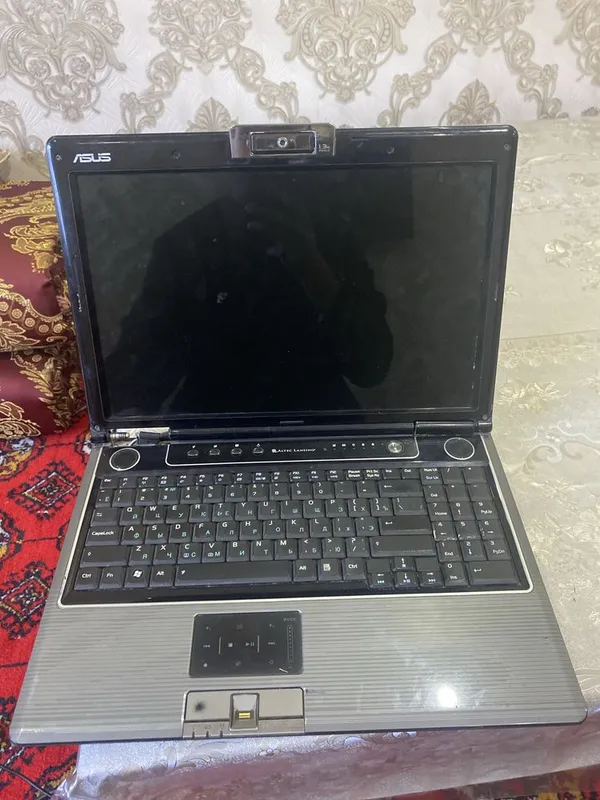 Asus komputer holati ideial