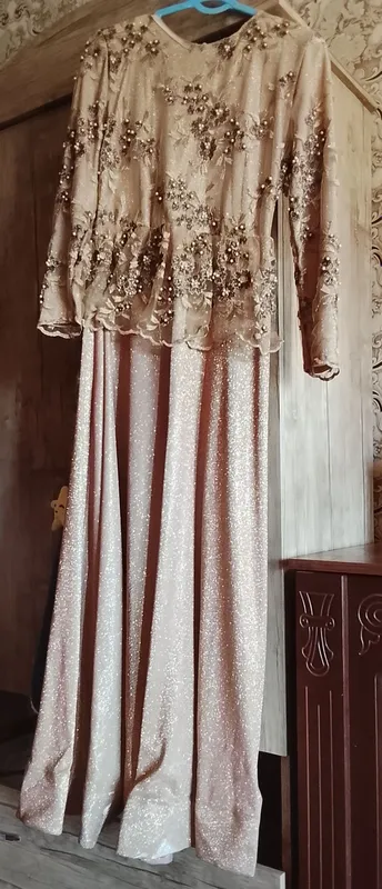 Вечернее платье