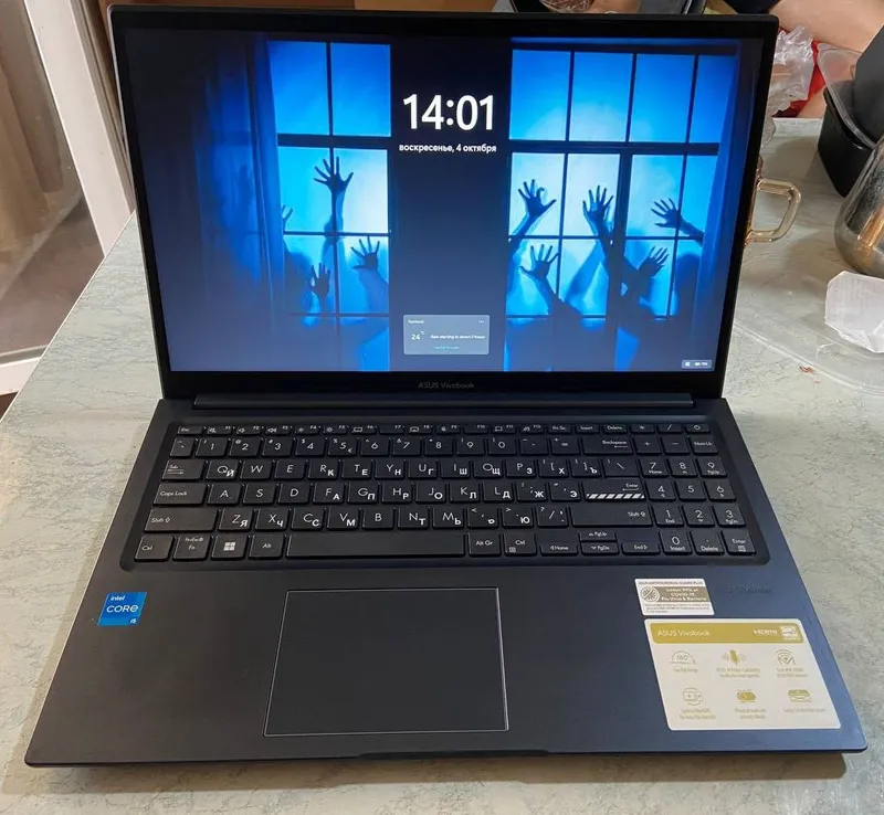 Asus vivobook 1 Asus vivobook 1