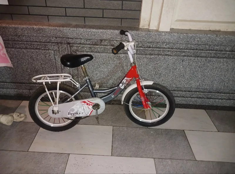 Ishlatilgan bolalar elektromototsikli va velosiped sotaman. 1