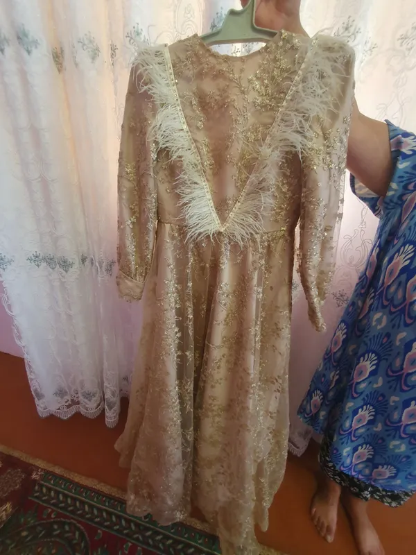 Продаётся женское платье 4