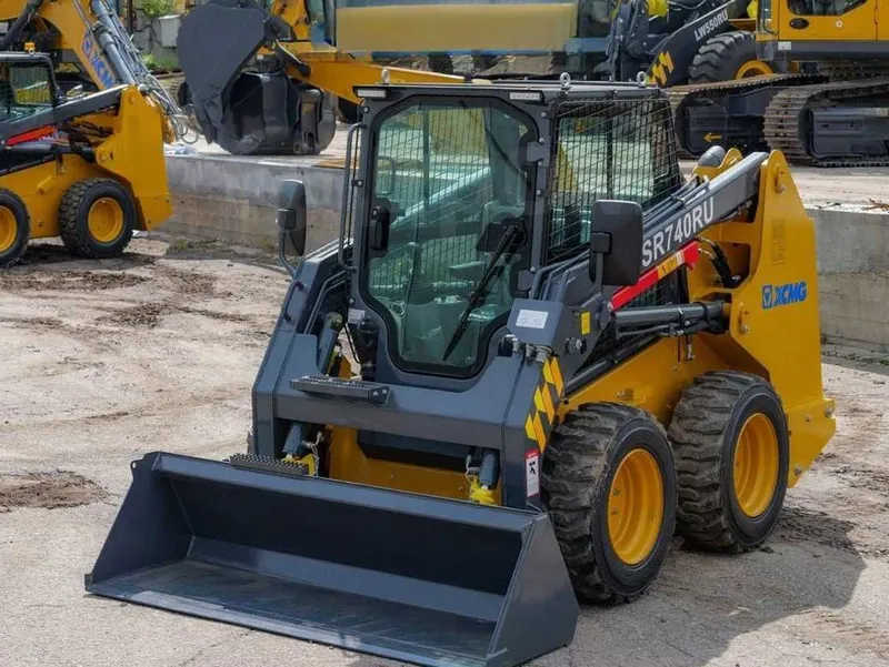 Мини-погрузчик XCMG XC740K — Ваш универсальный солдат! 0,4 куба — фото 2