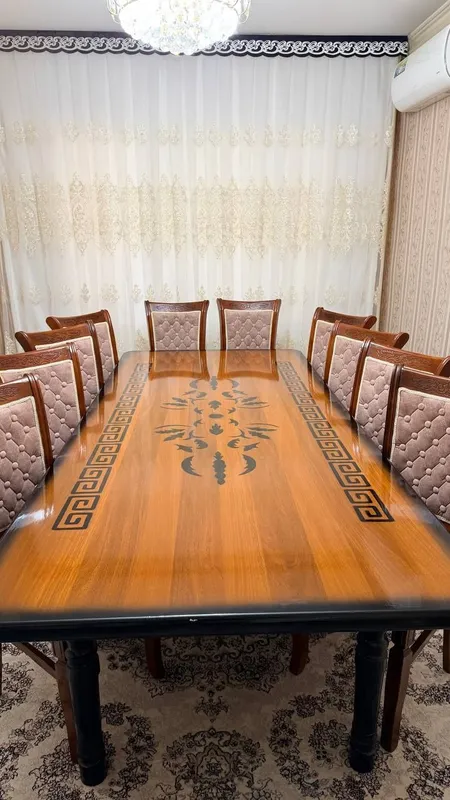 Продаются стол и 10 стульев 2 Продаются стол и 10 стульев 2