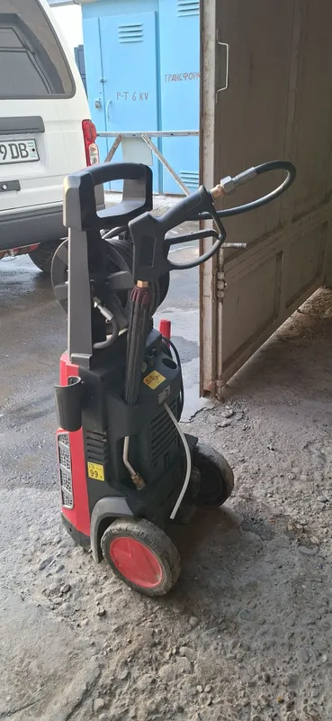 Karcher aparat sotiladi 4 Karcher aparat sotiladi 4