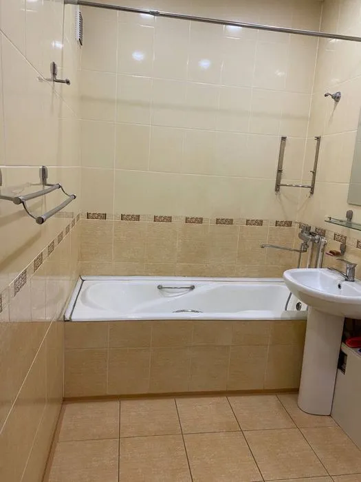 4 xonali kvartira ijarasi, 120 m², 2/4-qavat (ikkilamchi), Mirzo-Ulug‘bek 9