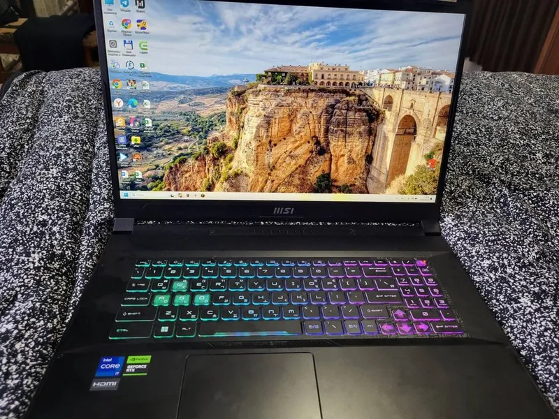 Noutbook MSI Katana 17 B13VFK-212XKR — фото 1