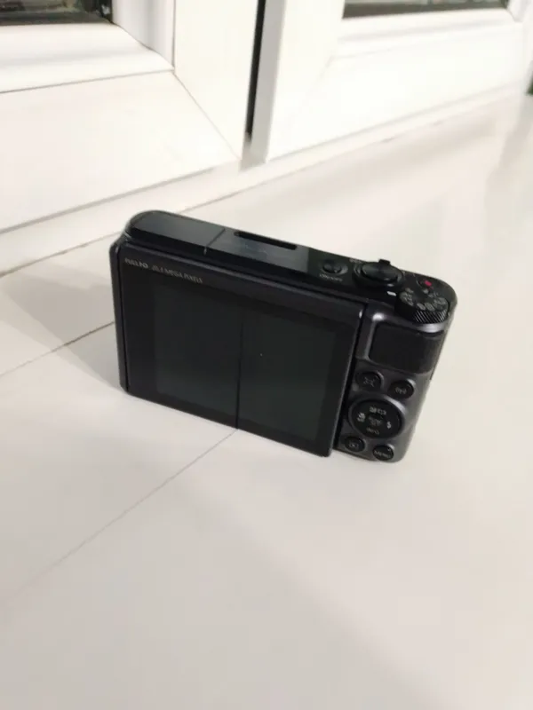 Продаётся фотоаппарат Canon. Использовался недолгое время 1 Продаётся фотоаппарат Canon. Использовался недолгое время 1