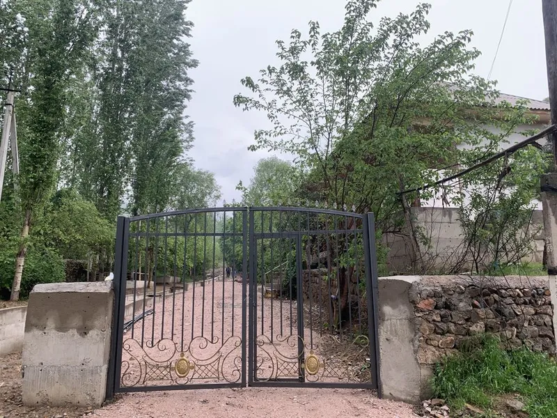 Dacha choyxona sotiladi