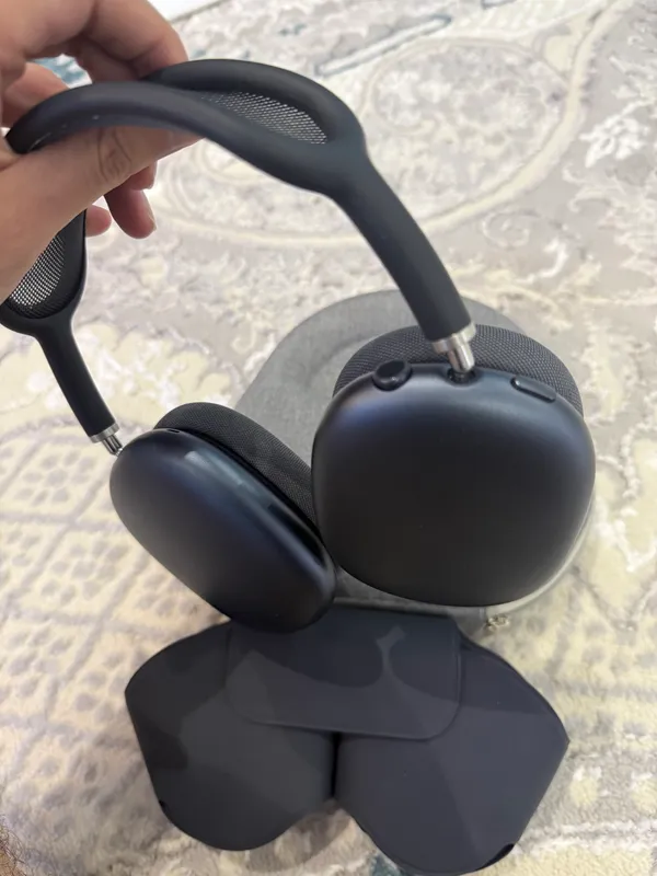 AirPods Max 2 Type-C 1 AirPods Max 2 Type-C 1