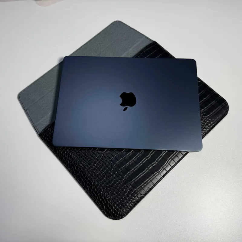 Продам кожаный чехол для MacBook в стиле конверта — фото 5