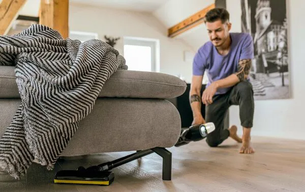 Вертикальный аккумуляторный пылесос Karcher VC 4 Cordless — фото 3