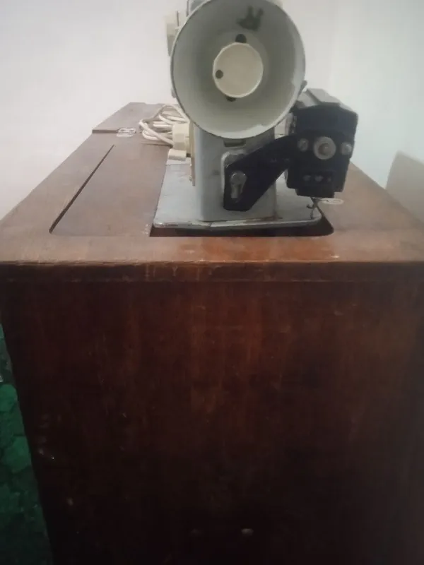 Chayka tikish mashinkasi tez va arzon sotiladi holati yaxshi 1 Chayka tikish mashinkasi tez va arzon sotiladi holati yaxshi 1