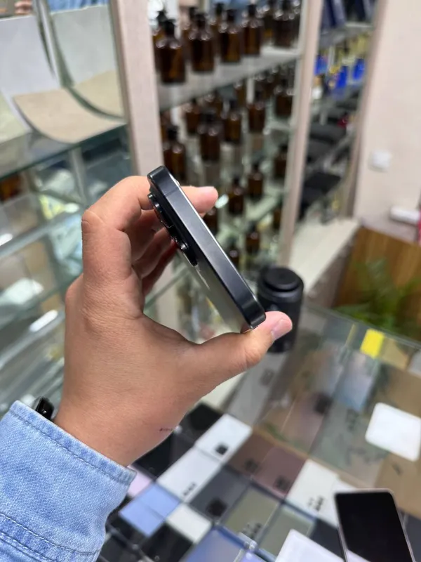 iPhone 15 Pro Max 5