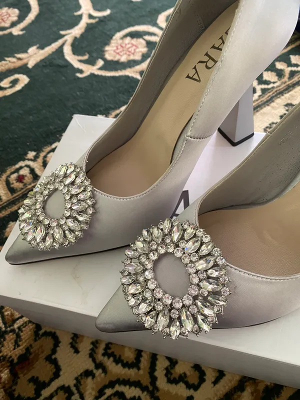 Zara oyoq kiymi 2 marta kiyilgan 37 razmer 2 Zara oyoq kiymi 2 marta kiyilgan 37 razmer 2