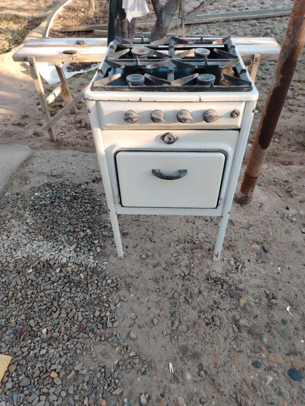 Gaz plita 4 kuzli duxovkasi ham ishlaydi.