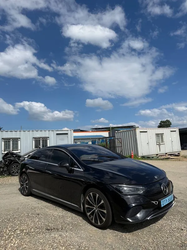 Mercedes Benz EQE 350+ Electric 2
